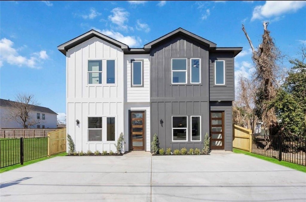 Photo of 7920 Boy Street #Unit B, Houston, TX 77028 (MLS # 32351491)