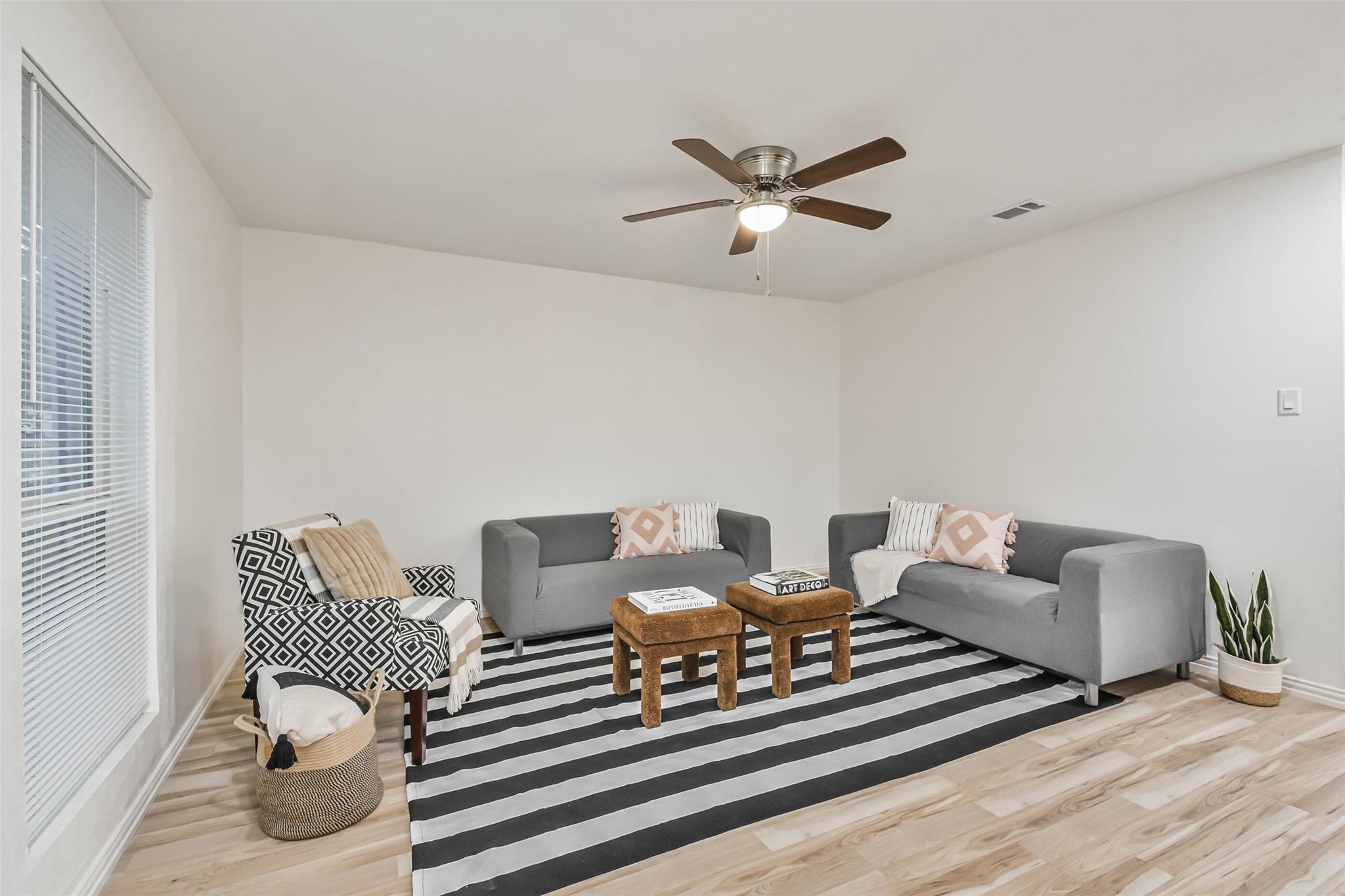 105 E Wavy Oak Circle
