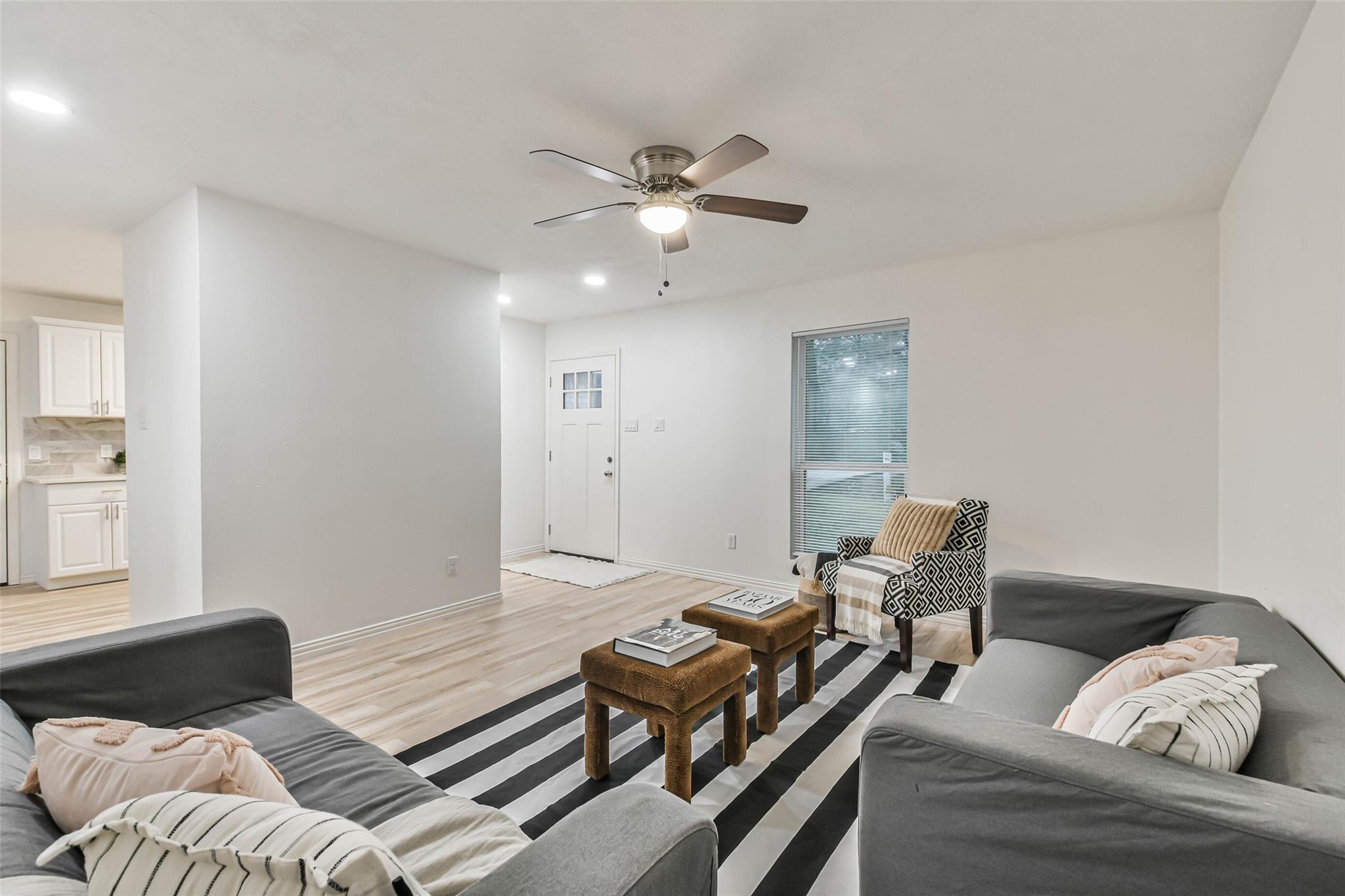 105 E Wavy Oak Circle