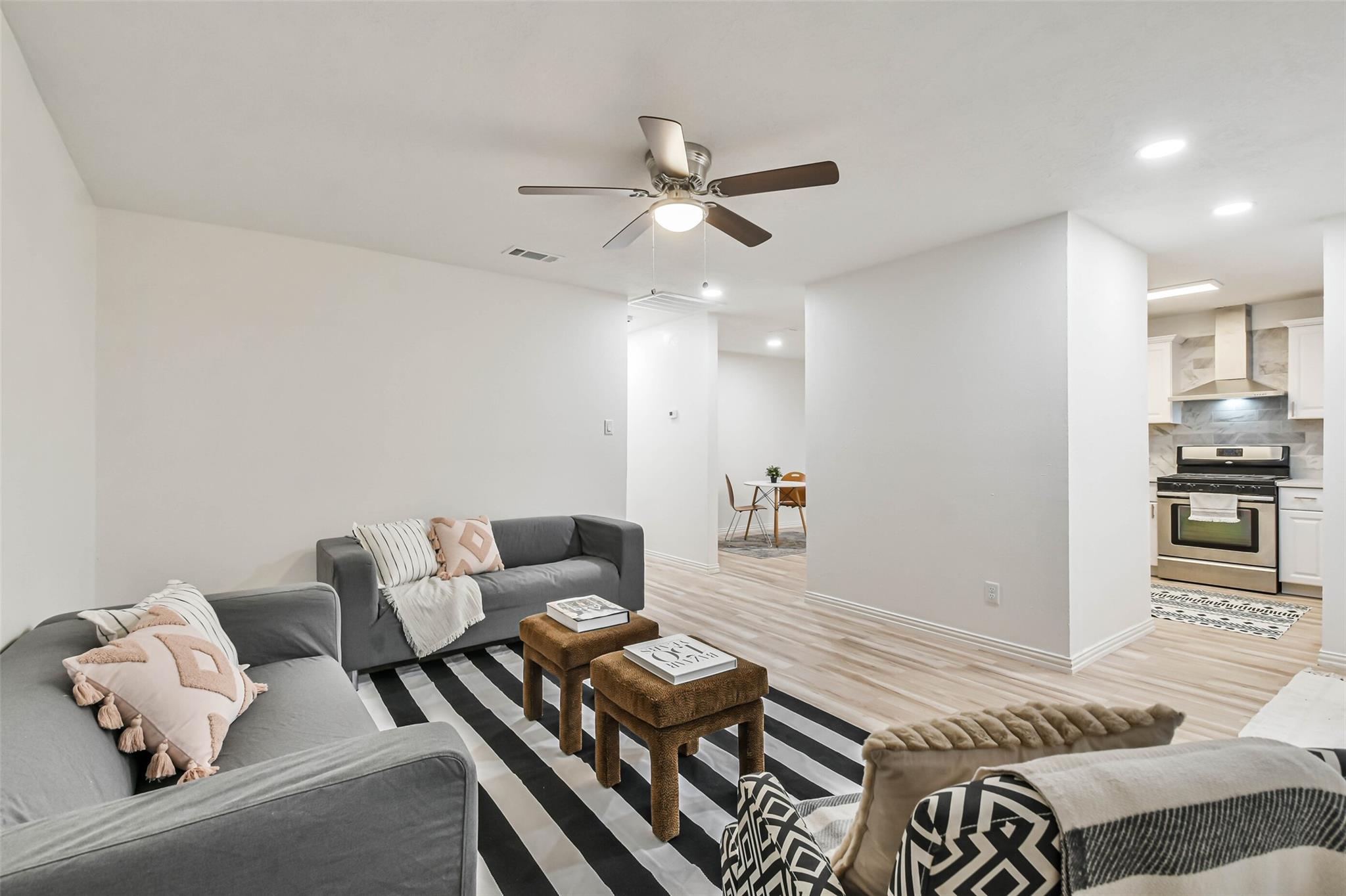 105 E Wavy Oak Circle