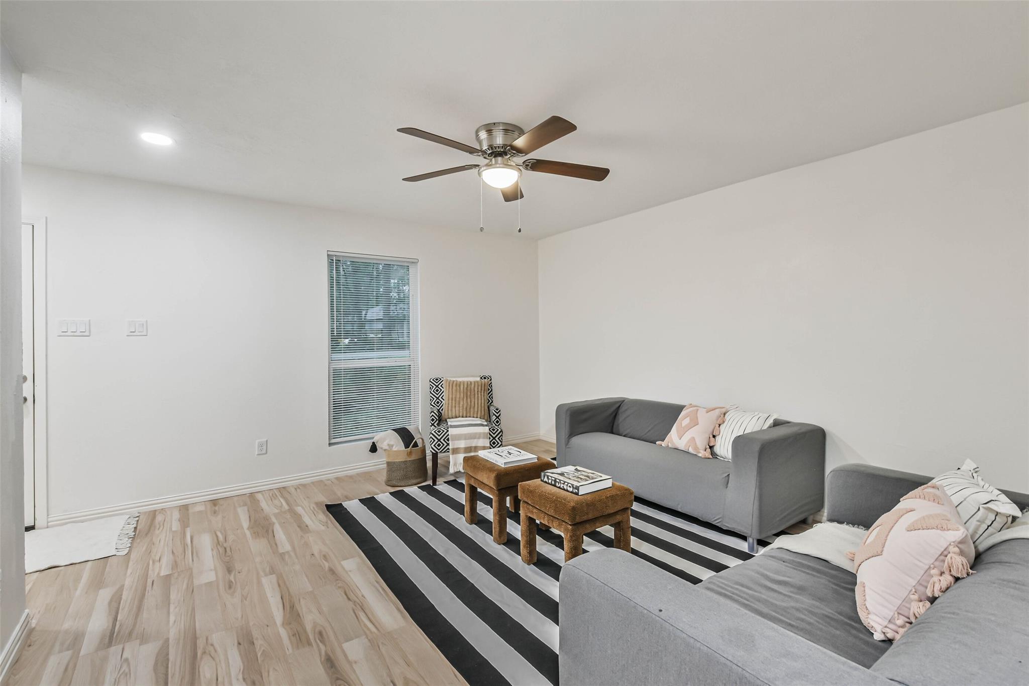 105 E Wavy Oak Circle
