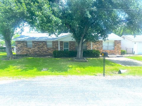 Photo of 203 Franklin Road, Wharton, TX 77488 (MLS # 92240695)
