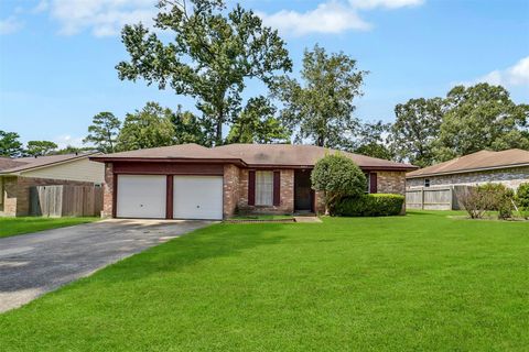 Photo of 4005 Hunnington Drive, Conroe, TX 77303 (MLS # 2893360)