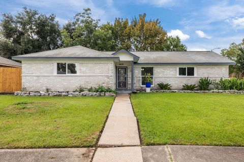 Photo of 6639 Indian Falls Drive, Missouri City, TX 77489 (MLS # 90370623)