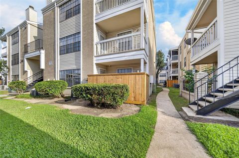 Condo For Rent - 2750 Holly Hall Street #1706<br/> Houston, TX 77054
