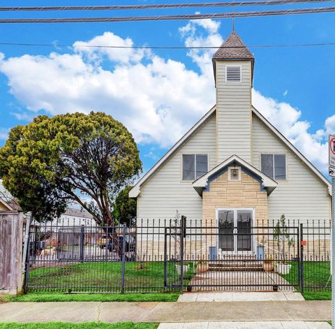 Photo of 5102 Center Street, Houston, TX 77007 (MLS # 51253454)