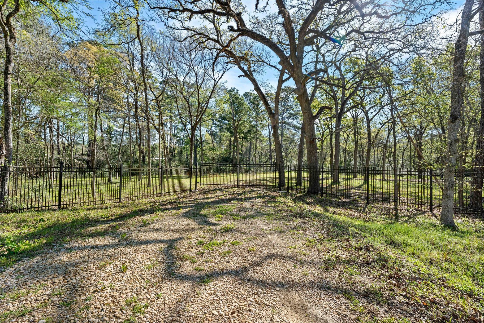 19739 E Lakeshore Drive