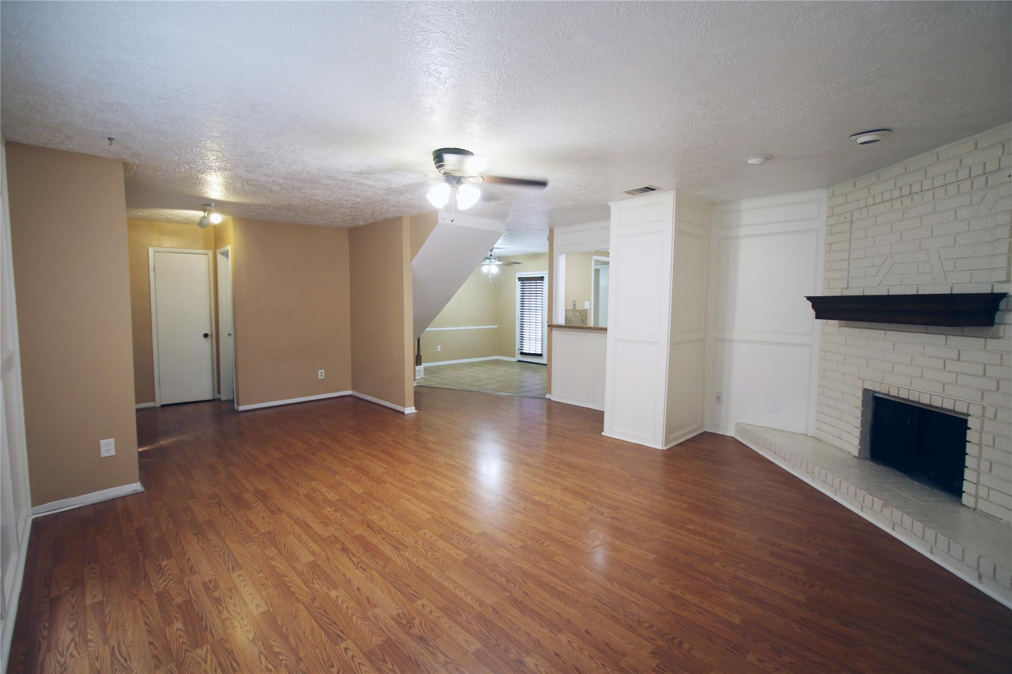 4105 Vista Road 1
