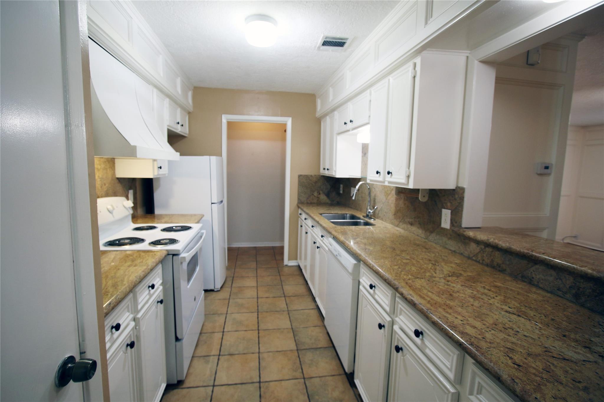 4105 Vista Road 1