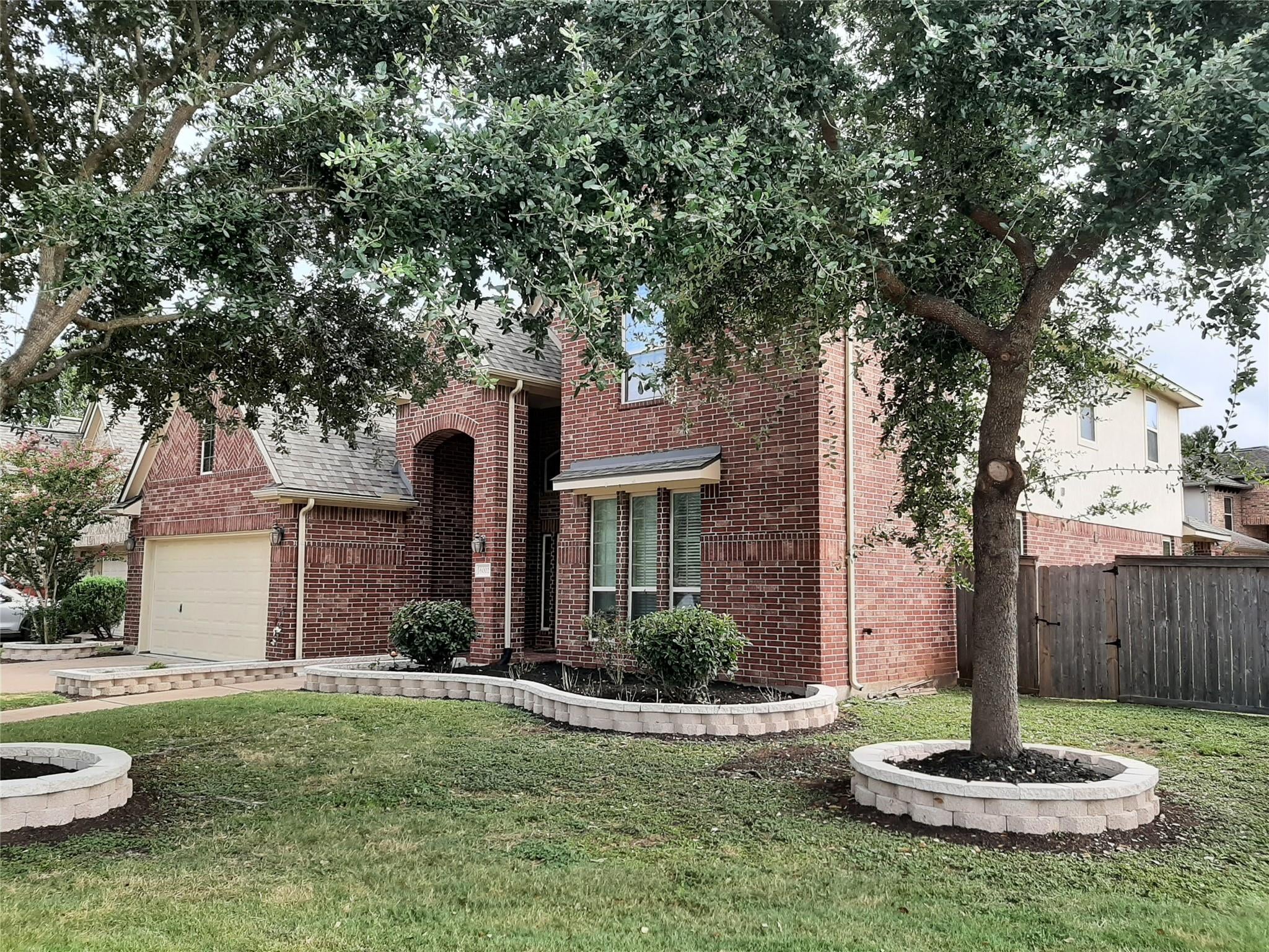 6002 Mangrove Falls Court