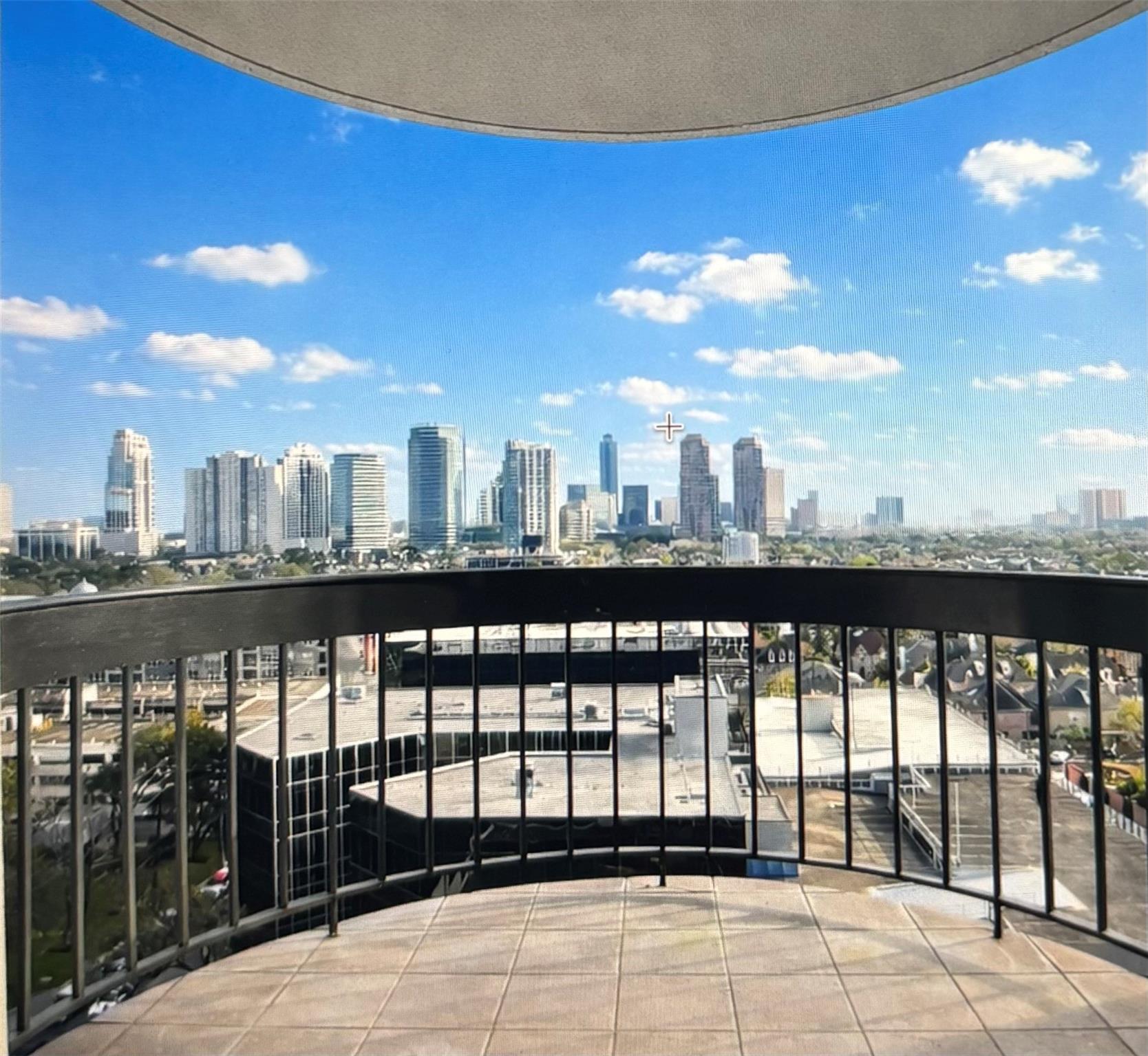 5001 Woodway Drive 1502