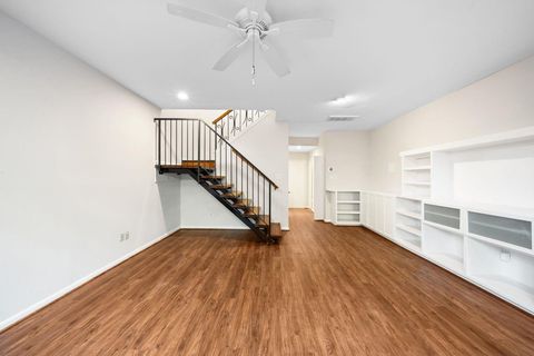 Photo of 2100 Commonwealth Street #G, Houston, TX 77006 (MLS # 10810755)