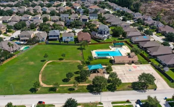5939 Northcrest Village Way