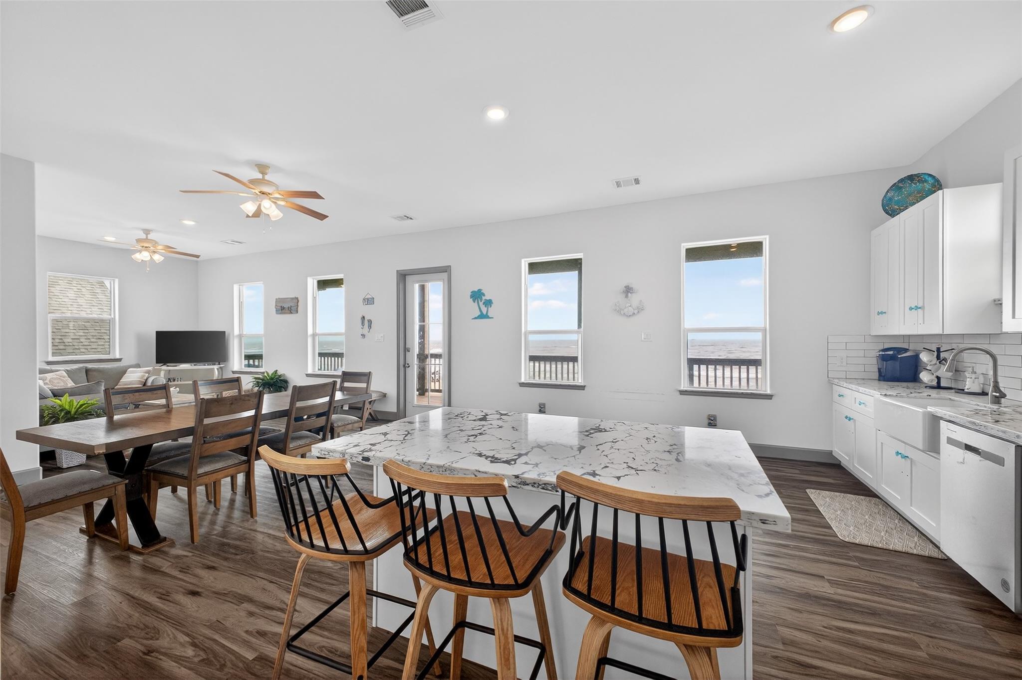 Crystal Beach, Texas, 77650, United States, 3 Bedrooms Bedrooms, ,2 BathroomsBathrooms,Residential,Active,2027273