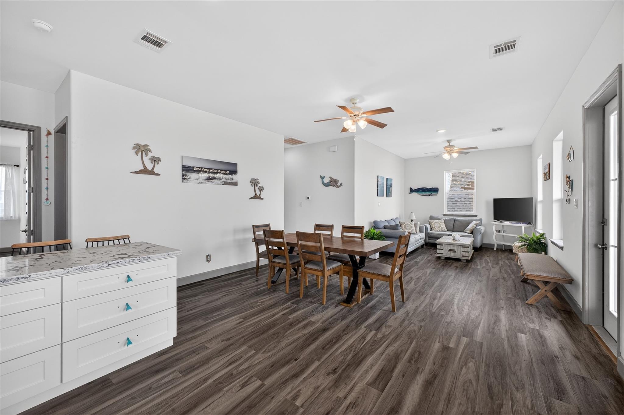 Crystal Beach, Texas, 77650, United States, 3 Bedrooms Bedrooms, ,2 BathroomsBathrooms,Residential,Active,2027273