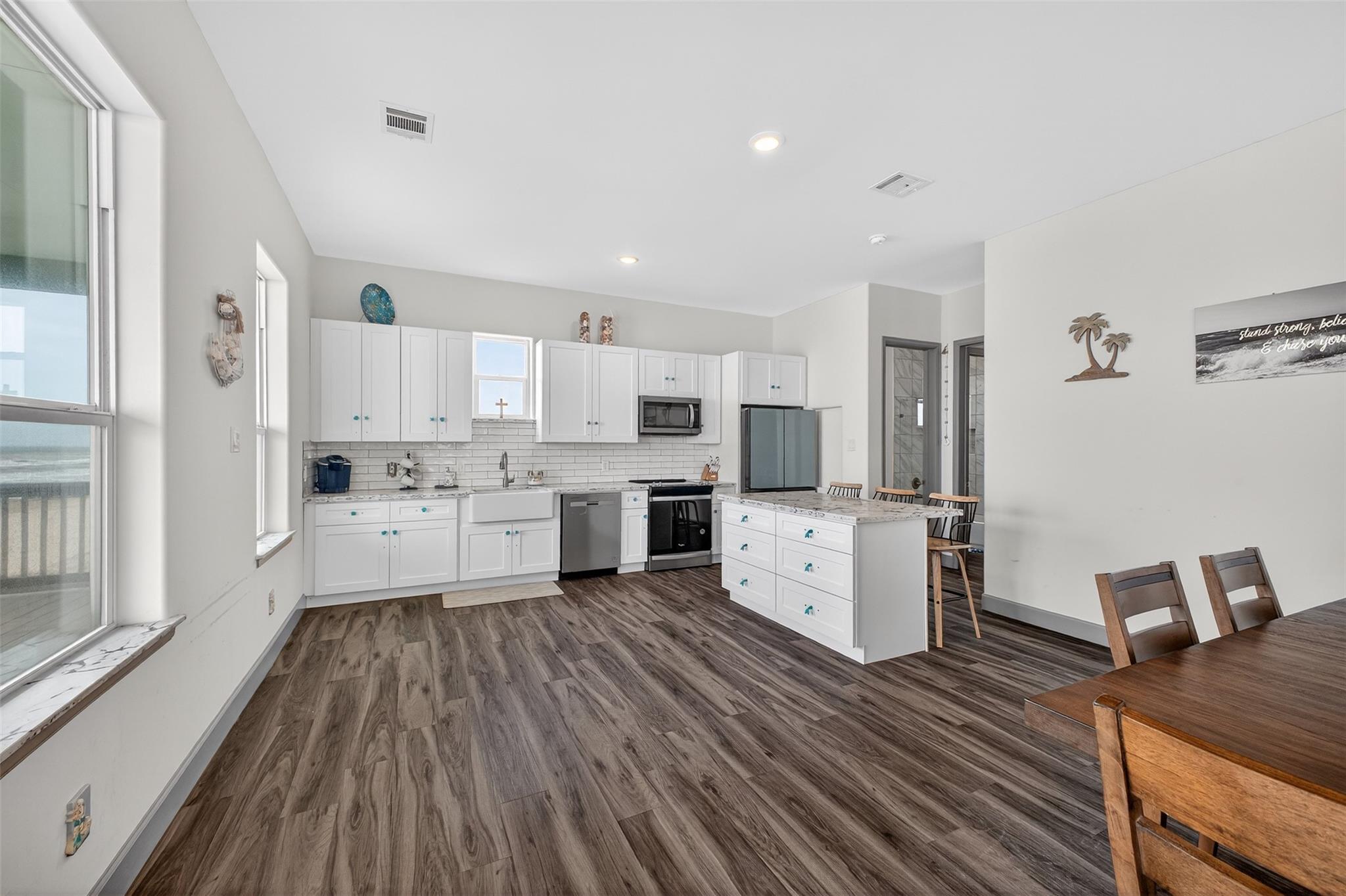 Crystal Beach, Texas, 77650, United States, 3 Bedrooms Bedrooms, ,2 BathroomsBathrooms,Residential,Active,2027273