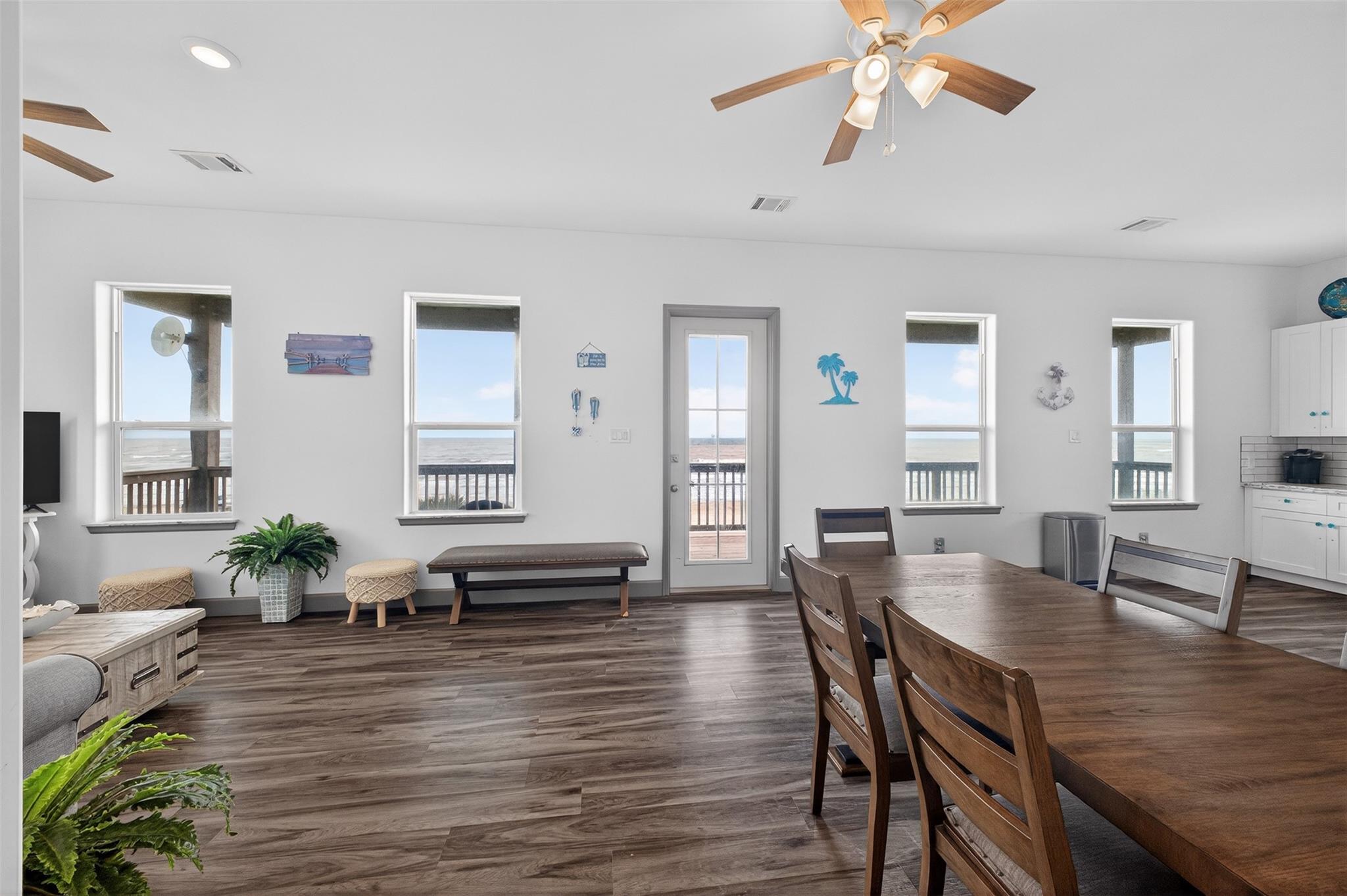 Crystal Beach, Texas, 77650, United States, 3 Bedrooms Bedrooms, ,2 BathroomsBathrooms,Residential,Active,2027273