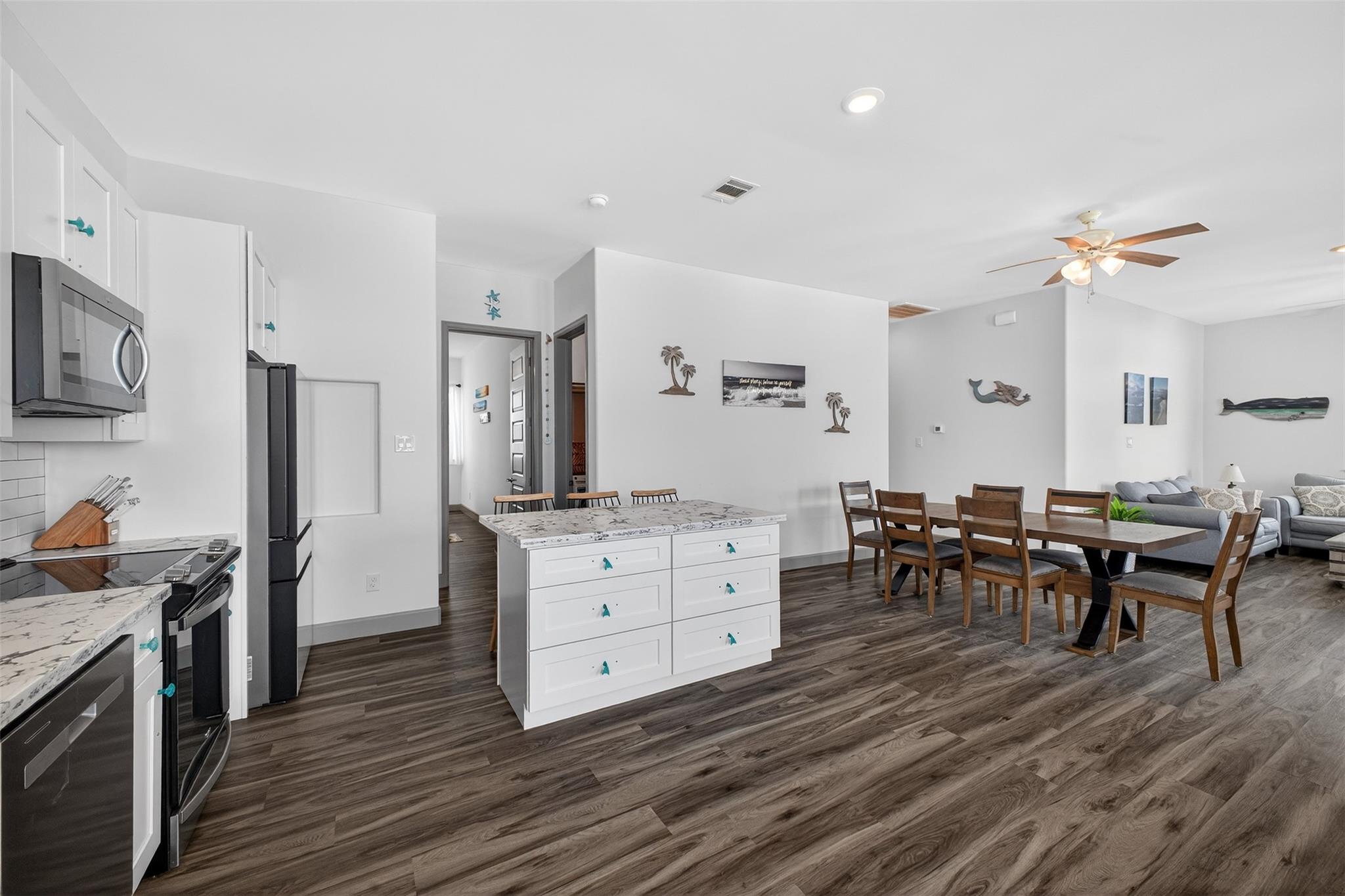 Crystal Beach, Texas, 77650, United States, 3 Bedrooms Bedrooms, ,2 BathroomsBathrooms,Residential,Active,2027273