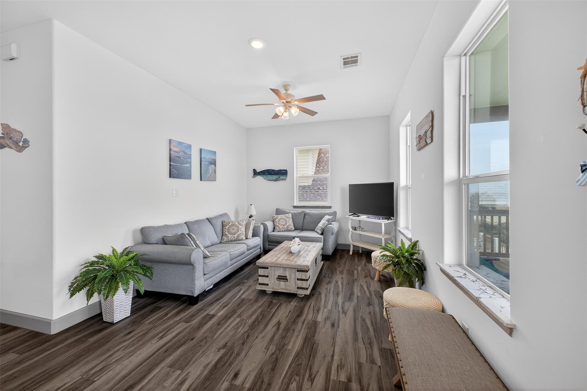 Crystal Beach, Texas, 77650, United States, 3 Bedrooms Bedrooms, ,2 BathroomsBathrooms,Residential,Active,2027273