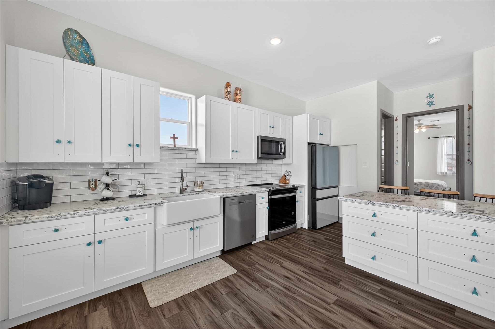 Crystal Beach, Texas, 77650, United States, 3 Bedrooms Bedrooms, ,2 BathroomsBathrooms,Residential,Active,2027273