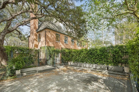 Photo of 1117 Banks St, Houston, TX 77006 (MLS # 4049849)