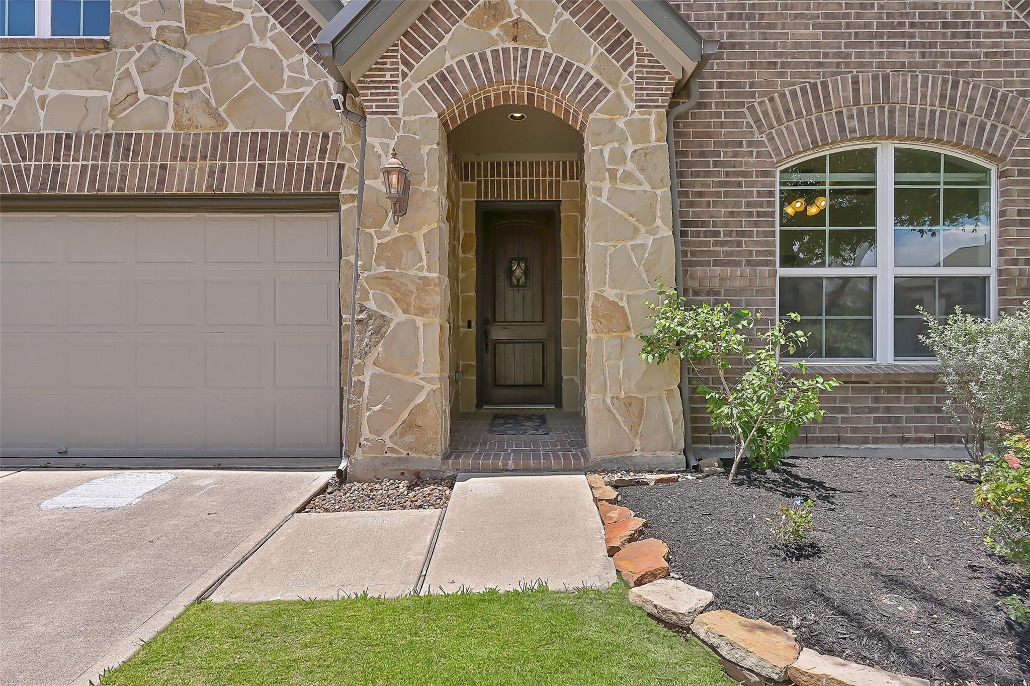 3528 Manor View Court