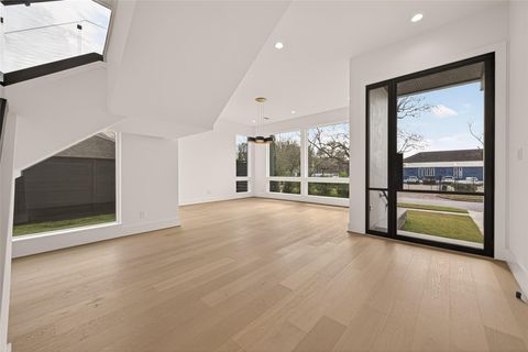 Tiny photo for 2232 Swift Boulevard, Houston, TX 77030 (MLS # 74312200)