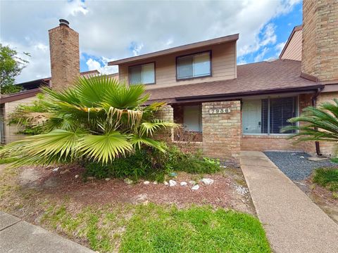 Photo of 7936 Ellinger Lane, Houston, TX 77040 (MLS # 5414312)