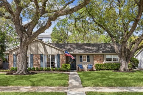 Photo of 7614 Highmeadow Drive, Houston, TX 77063 (MLS # 63222934)