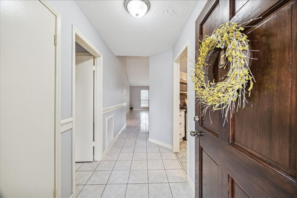 Photo of 7306 Lonesome Woods Trail, Humble, TX 77346 (MLS # 20260401)