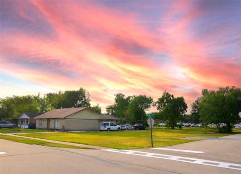 Photo of 902 Avenue N, South Houston, TX 77587 (MLS # 58380431)