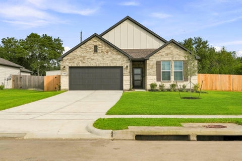 Photo of 11014 Youngquist Drive, Mont Belvieu, TX 77535 (MLS # 69195227)