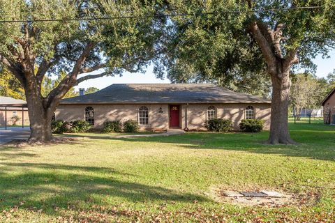 Photo of 3381 Carpenter Road, Orange, TX 77630 (MLS # 9620384)