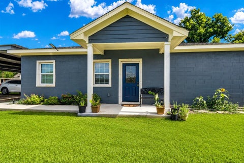 Photo of 702 Ghinaudo Road, Brazoria, TX 77422 (MLS # 74800807)