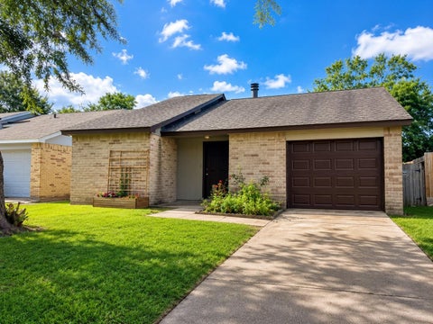 Photo of 19447 Cypress Cliff Drive, Katy, TX 77449 (MLS # 32807513)