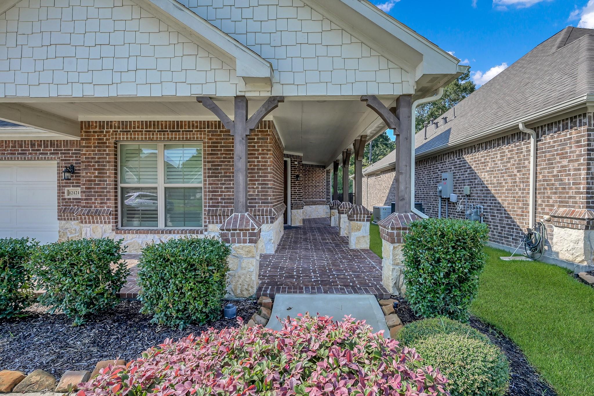 12121 Creekside Villas Court Court