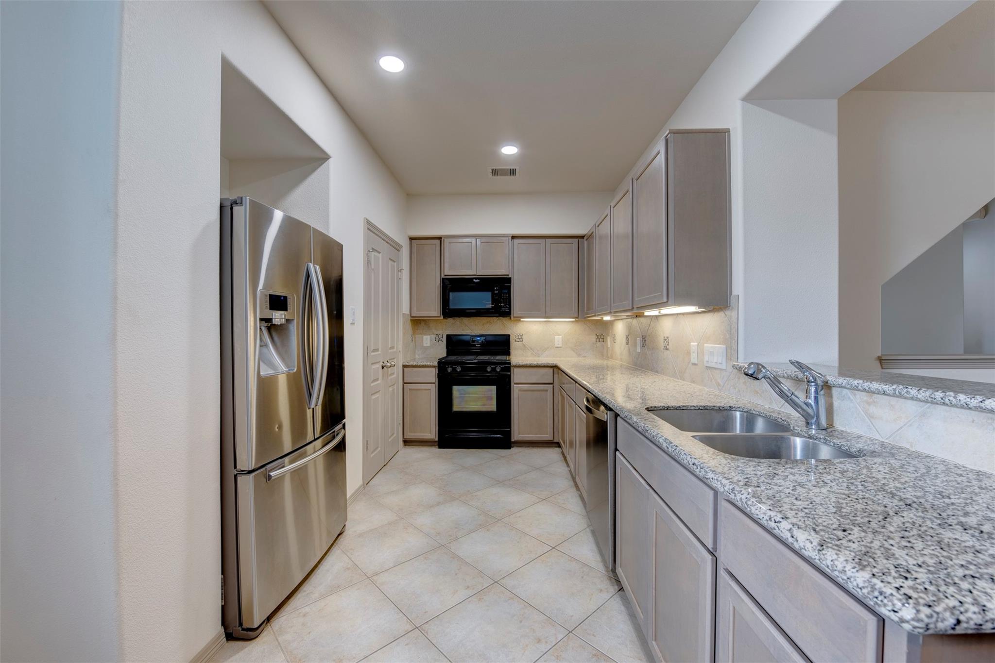 Houston, Texas 77040, United States, 3 Bedrooms Bedrooms, ,3 BathroomsBathrooms,Residential,Active,205582