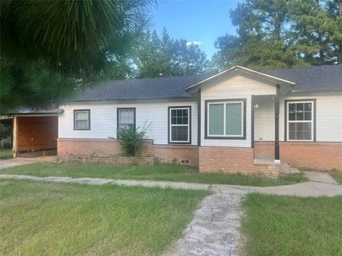 Photo of 1516 Norwood, Lufkin, TX 75904 (MLS # 86777525)
