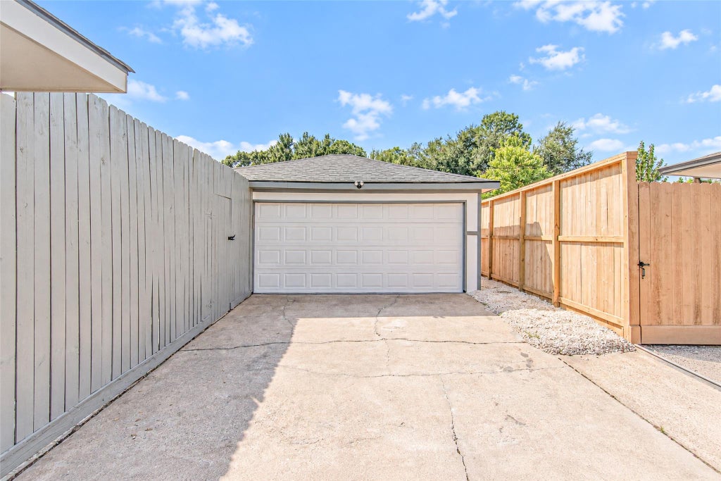 Photo of 7623 Braes Meadow Drive, Houston, TX 77071 (MLS # 25699163)