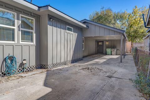 Photo of 430 N Hutcheson Street, Houston, TX 77003 (MLS # 11645840)