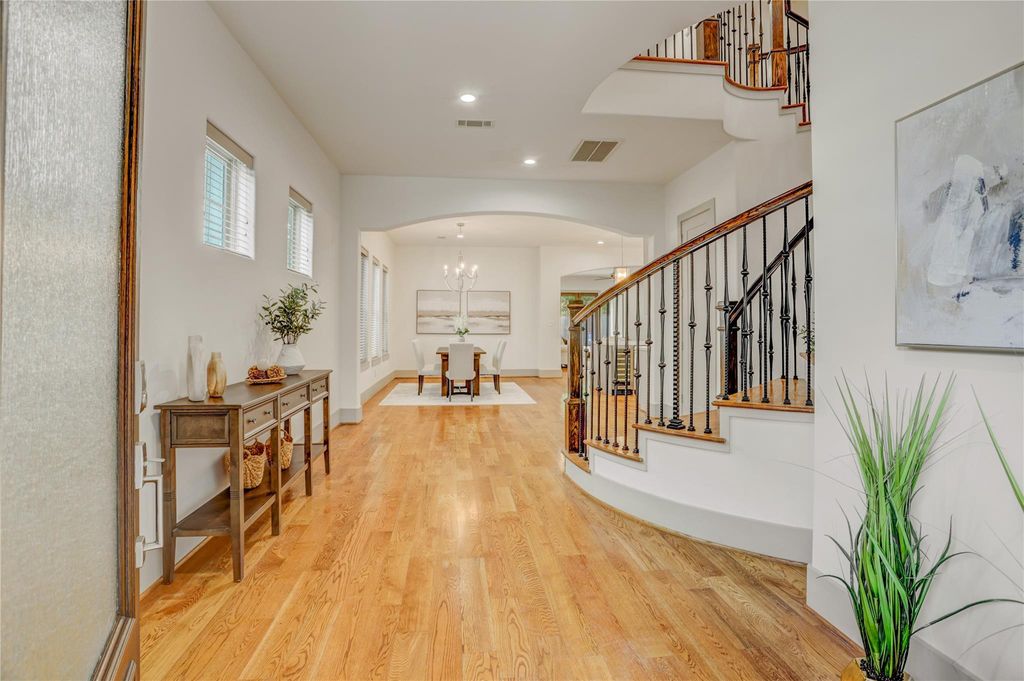 Photo of 7207 Tickner Street, Houston, TX 77055 (MLS # 4692293)