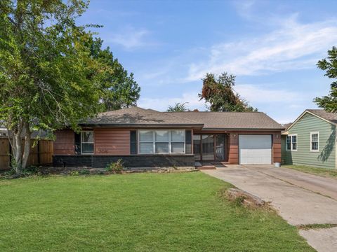 Photo of 706 Redondo Drive, Houston, TX 77015 (MLS # 13212230)