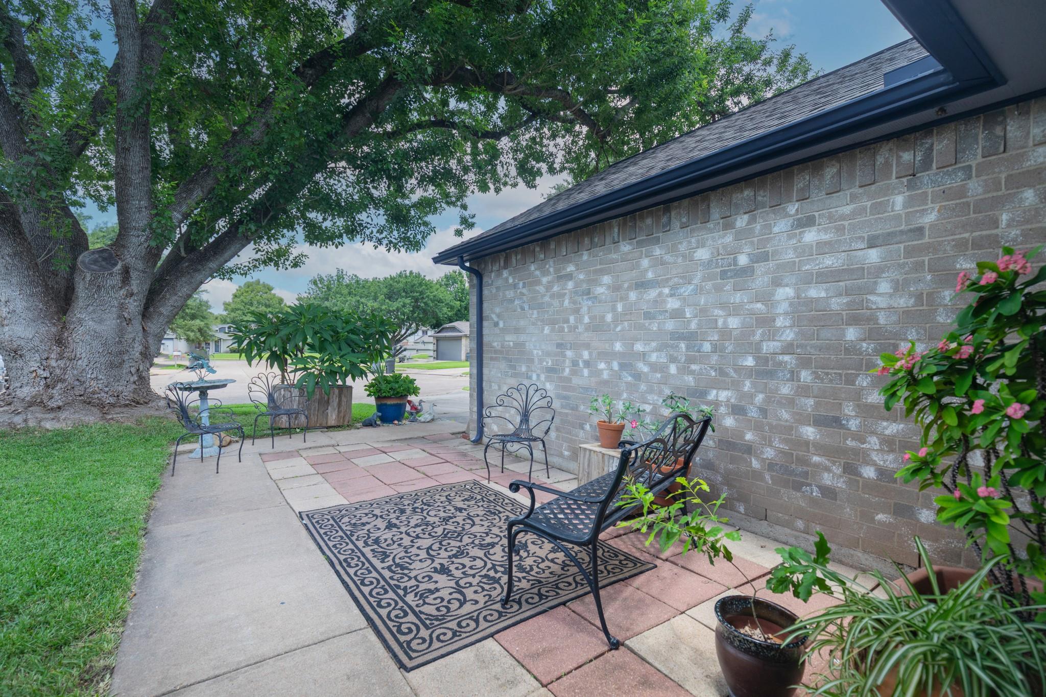 1802 Settlers Court