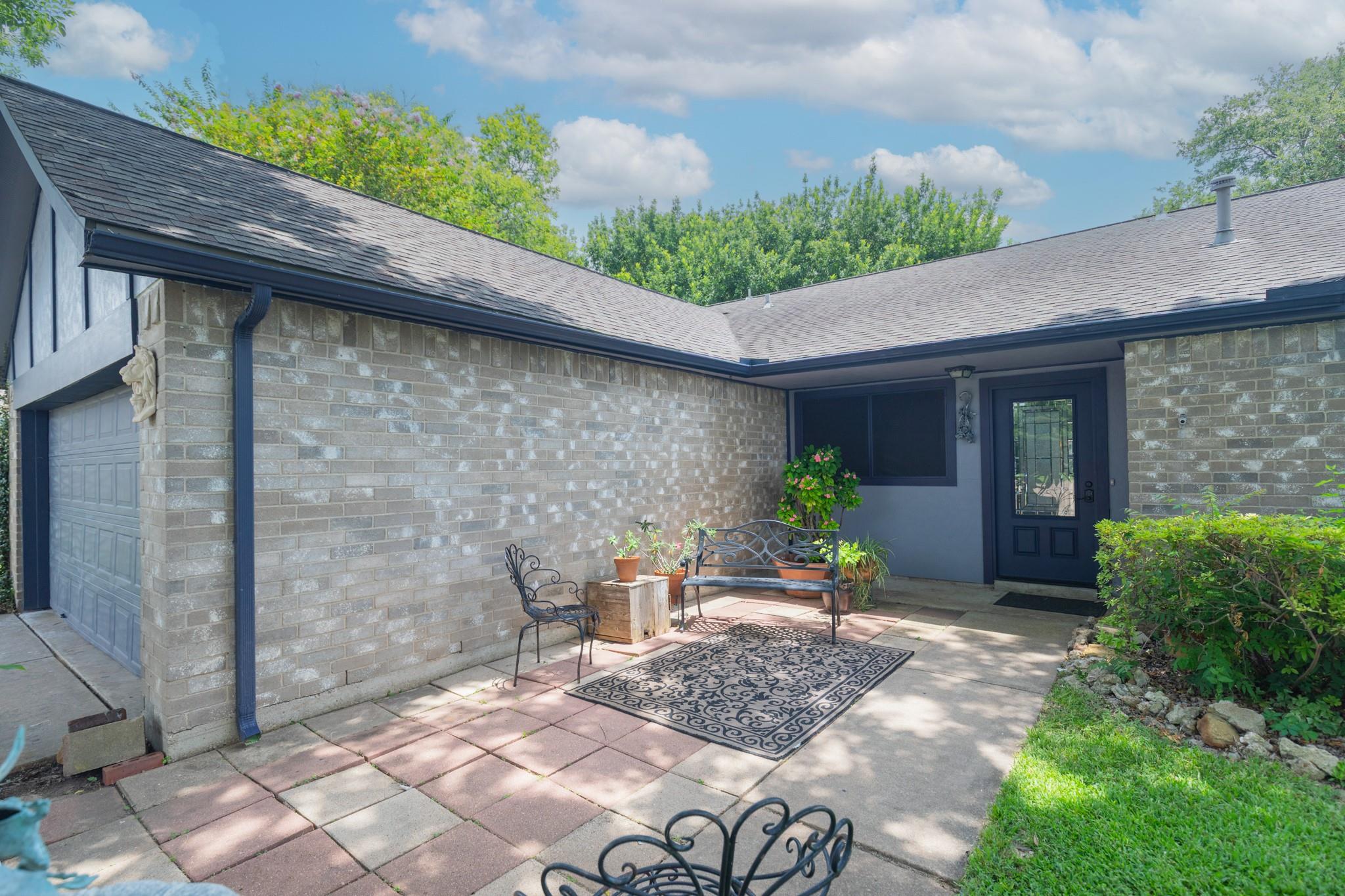 1802 Settlers Court
