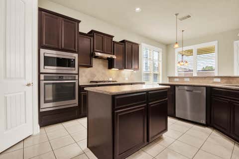 Homes For Sale - 9039 Charncross Lane<br/> Tomball, TX 77375