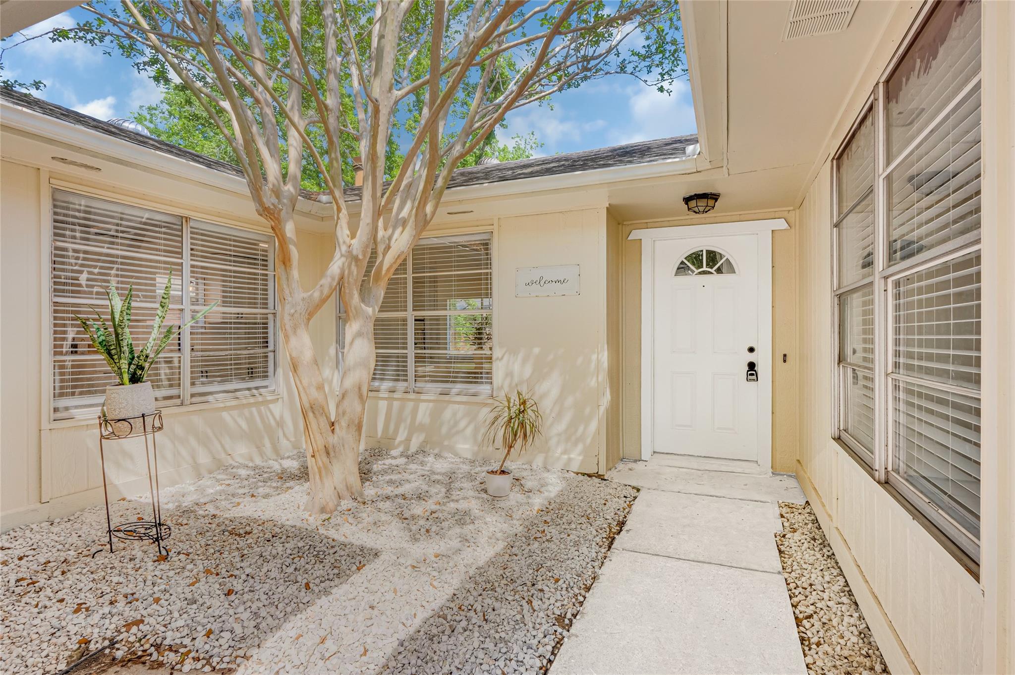 6611 Archgate Drive