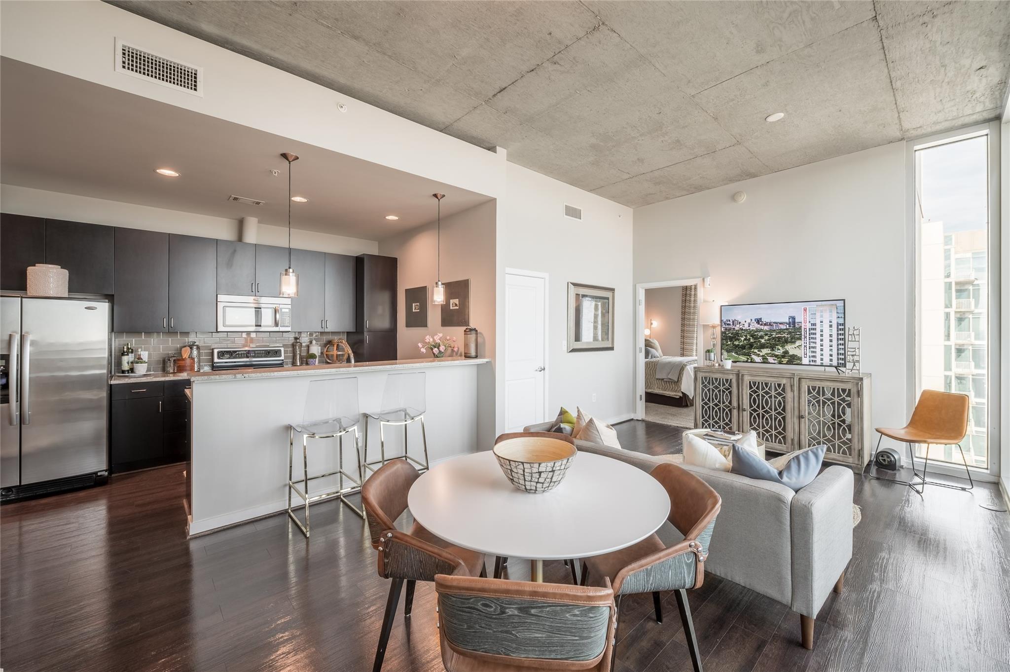 5927 Almeda Road 22014