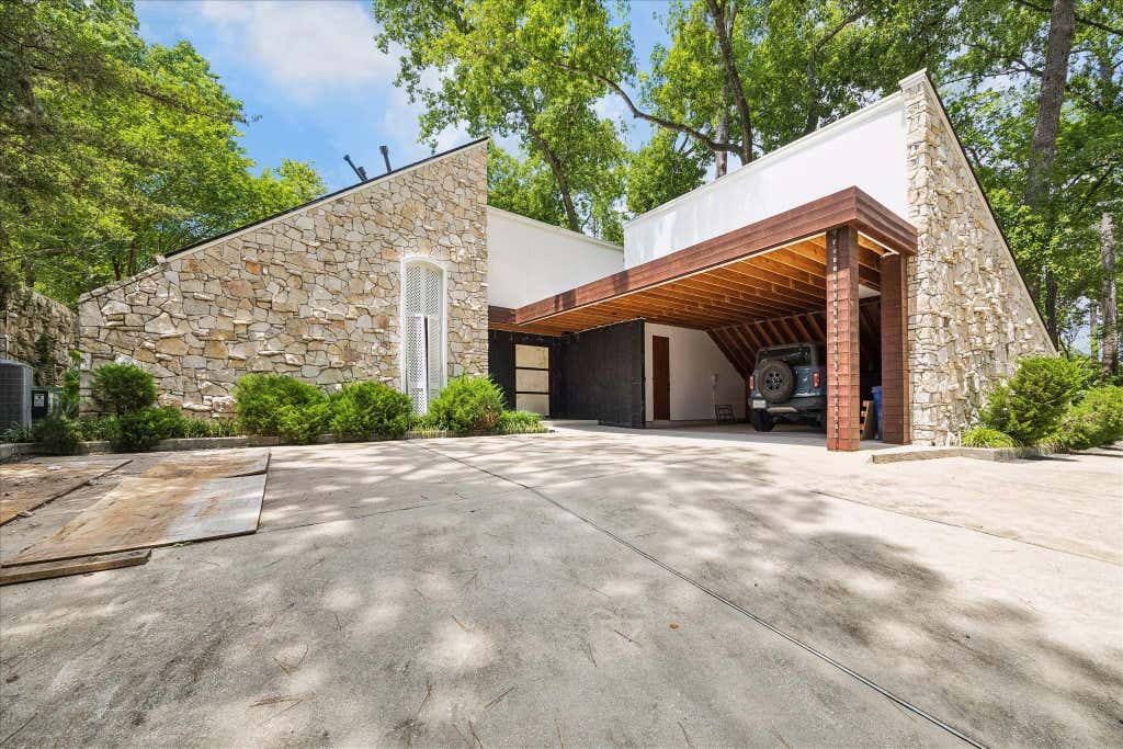 Photo of 5710 Indian Circle, Houston, TX 77057 (MLS # 41809058)