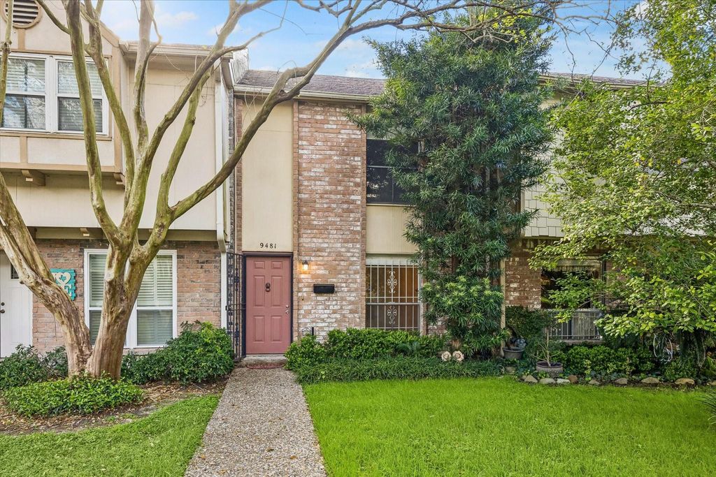 Photo of 9481 Fondren Road, Houston, TX 77074 (MLS # 31448415)