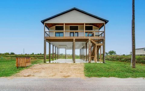 Photo of 1211 W Canal, Crystal Beach, TX 77650 (MLS # 3022947)